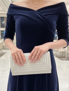 サテンラインストーンクラッチバッグ