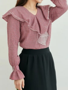 チェック柄フリルカラーブラウス