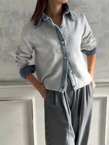 デニムシャツレイヤード風ニットカーディガン