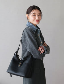 ソフトシェイプショルダーバッグ