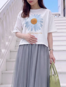 ビッグフラワープリントTシャツ