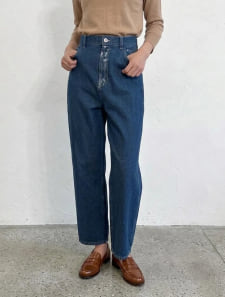 ストレートデニムパンツ