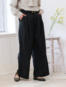 タックワイドパンツ