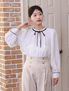 キーネック配色リボンブラウス