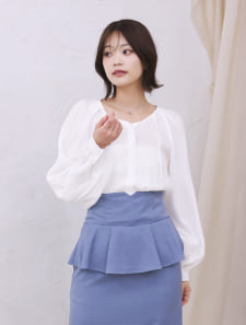 ショルダータックブラウス