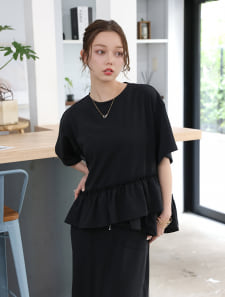 アシンメトリーフリルデザインプルオーバー