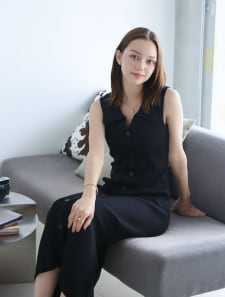 襟付きフロントボタンリブニットワンピース