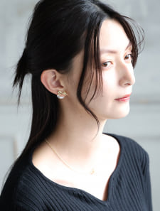 大粒パールキャッチモチーフピアス