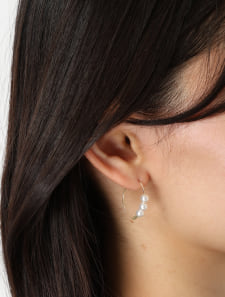 トリプルパールフックピアス