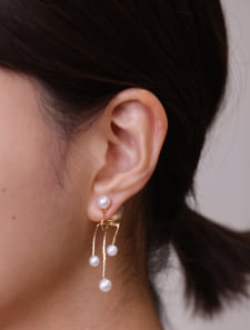 バランスパールイヤリング