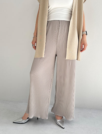 裾メローリブパンツ