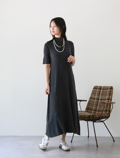 ハーフスリーブニットワンピース