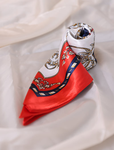 ノーブルモチーフ大判スカーフ