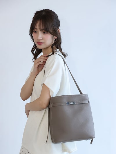 ステッチワンハンドルショルダーバッグ