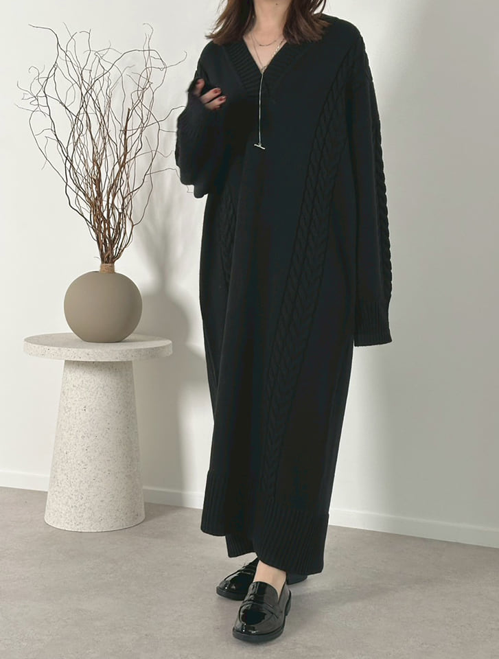 【honoセレクト】 【U150サイズあり】Vネックケーブルニットワンピース