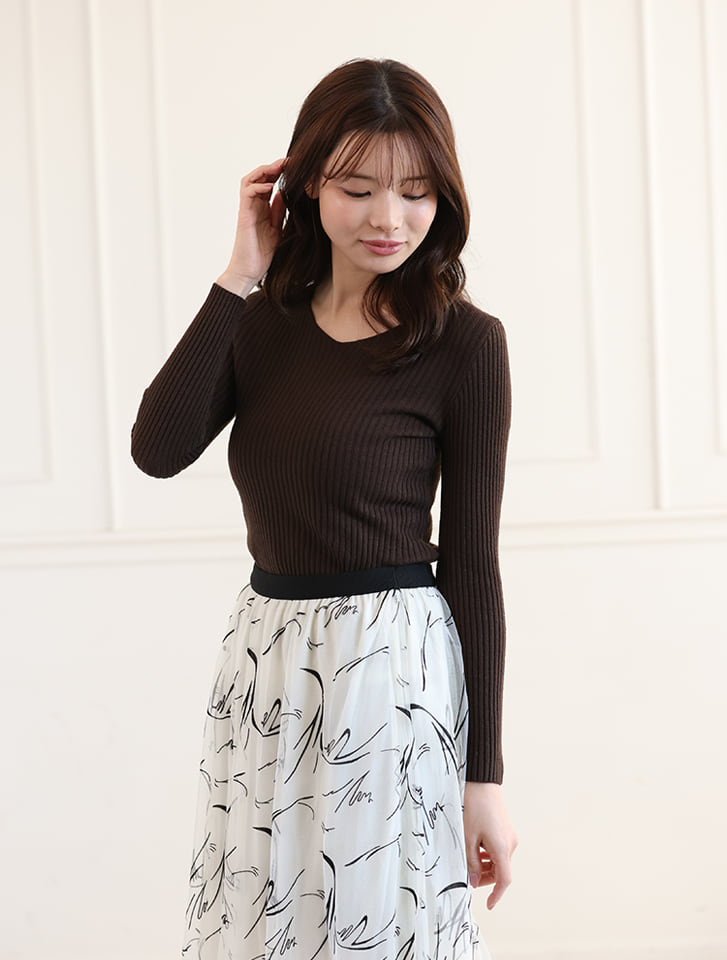 Vネックリブニット