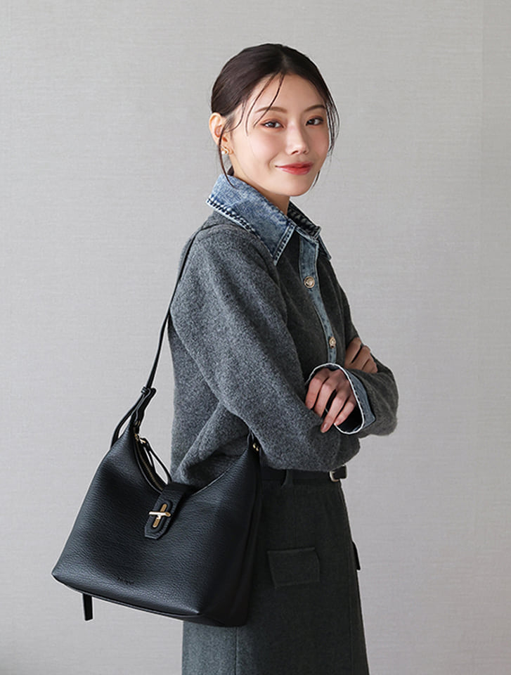 ソフトシェイプショルダーバッグ