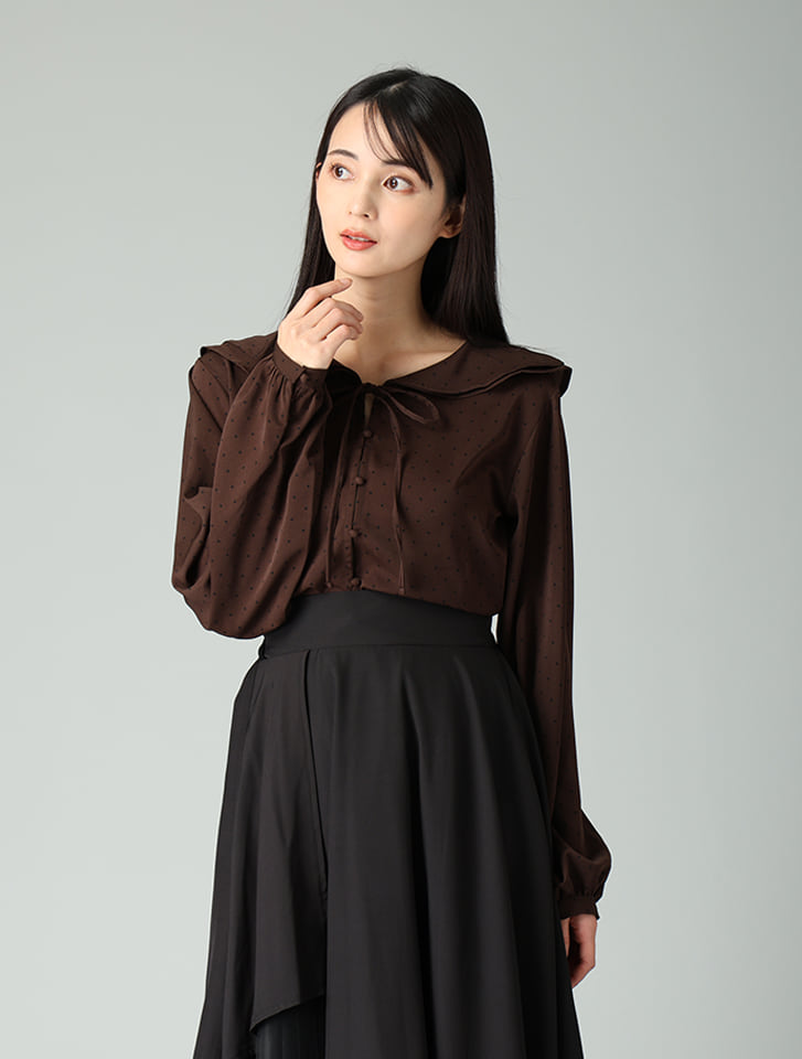 ドット柄フリルカラーブラウス