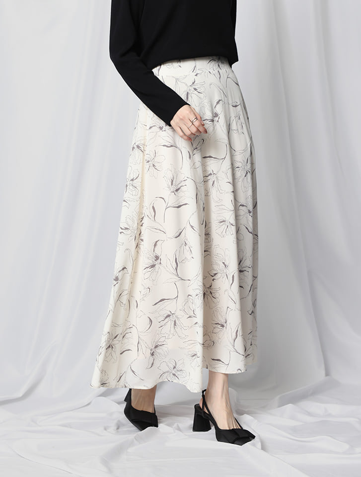 【U150サイズあり】フラワープリントフレアロングスカート