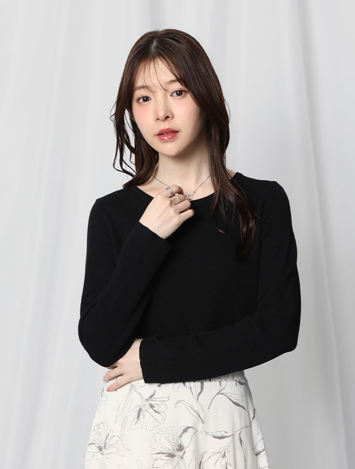 クルーネックシンプルニット