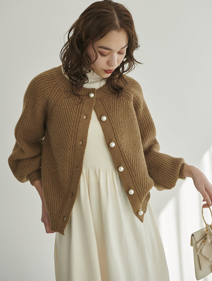 パールボタンラグランカーディガン
