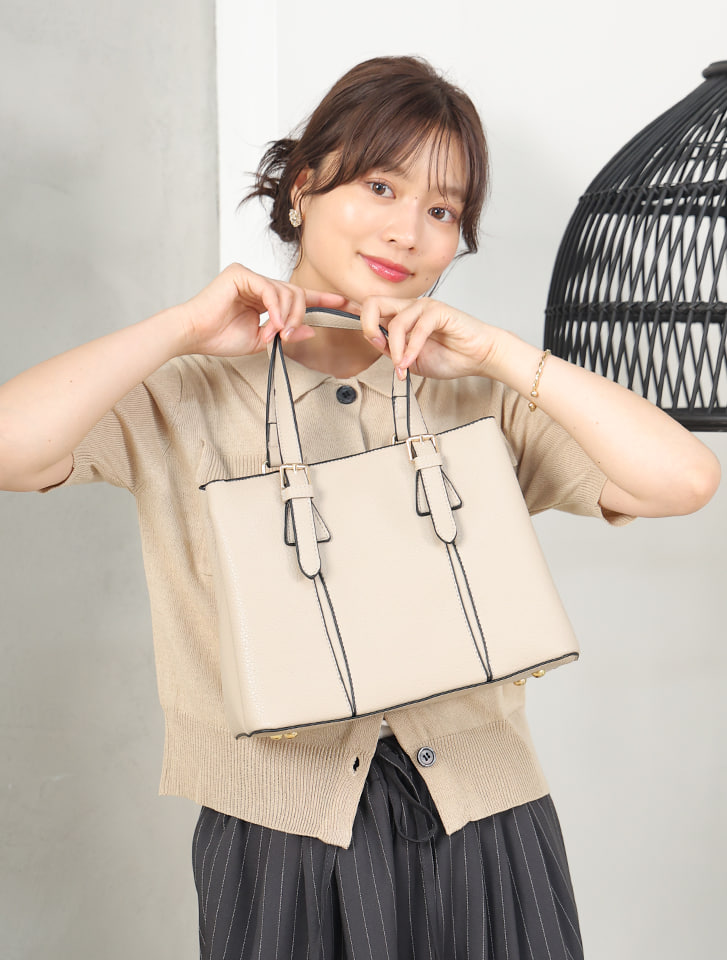 クラシックダブルバックルハンドバッグ