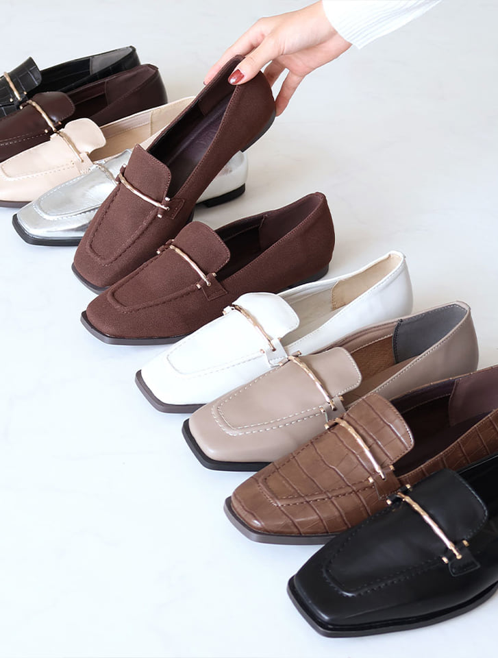 スクエアトゥピースソールビット付きローファー